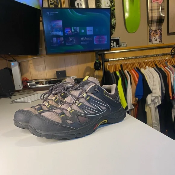 Women's Salomon Contagrip Gore-Tex Athletic Hiking Shoes Brown & Black Size 8 - Picture 2 of 9